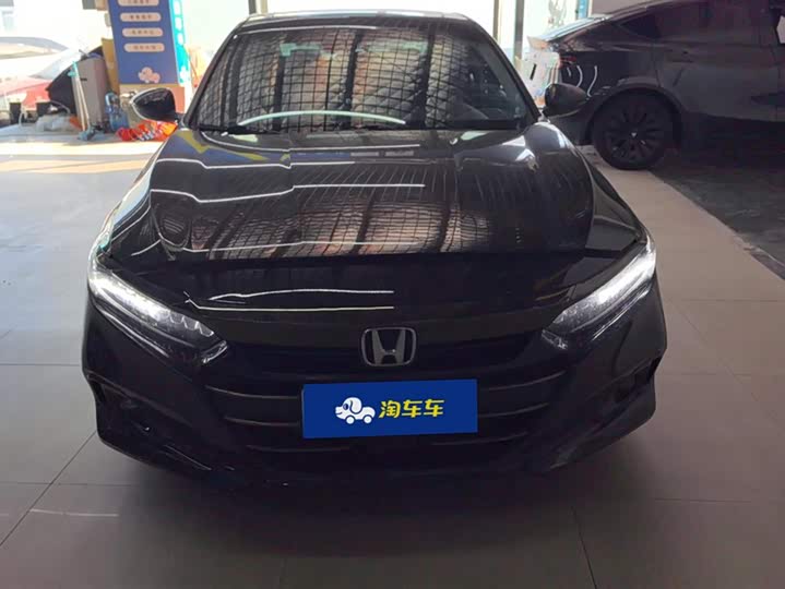 Фото 2 - Honda Accord