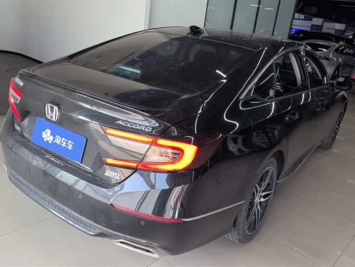 Фото 3 - Honda Accord