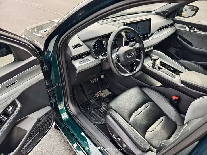 Фото 4 - Geely Preface