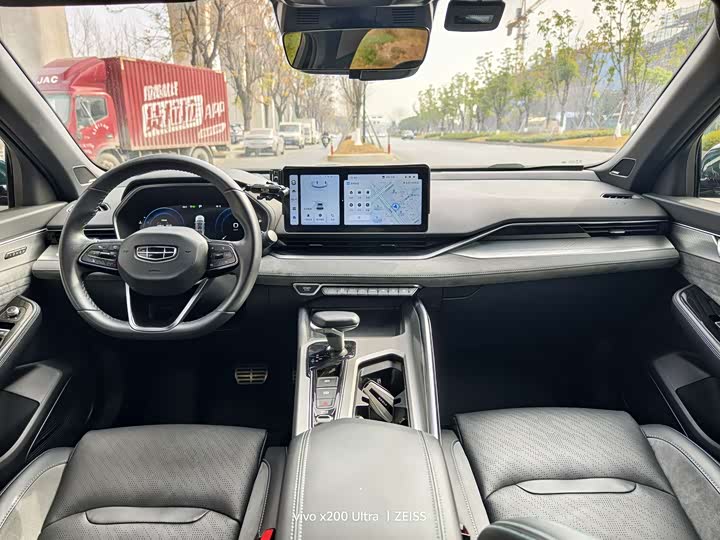 Фото 6 - Geely Preface