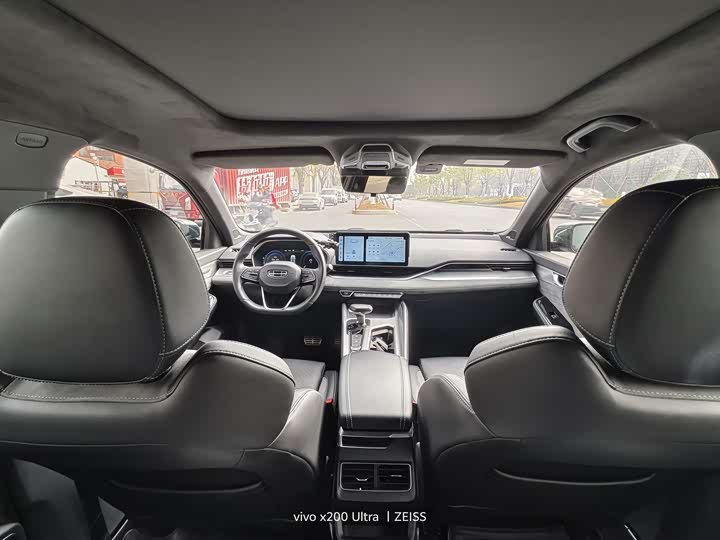 Фото 8 - Geely Preface