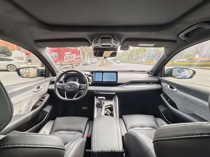 Фото 9 - Geely Preface