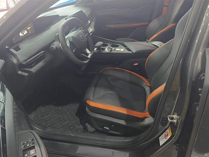 Фото 9 - Changan UNI-V