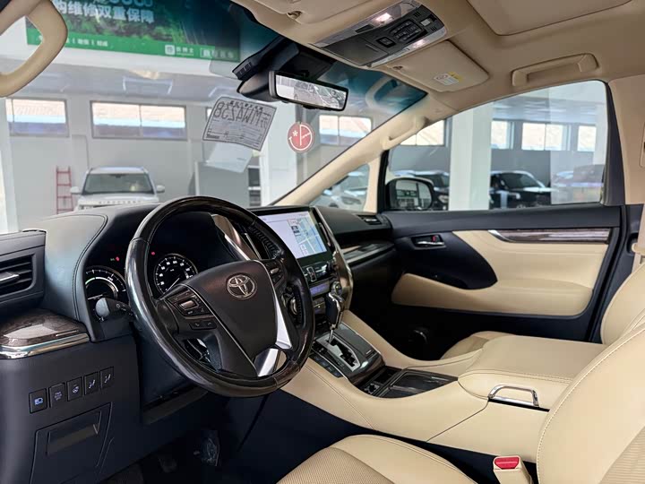 Фото 7 - Toyota Alphard