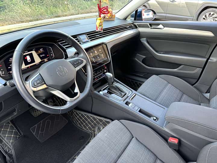 Фото 8 - Volkswagen Passat Variant