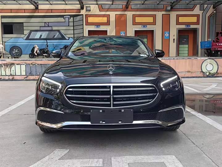 Фото 2 - Mercedes-Benz E-Class