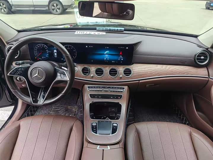 Фото 9 - Mercedes-Benz E-Class