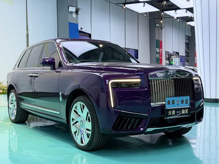 Фото 3 - Rolls-Royce Cullinan