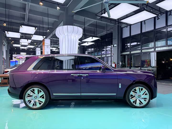 Фото 4 - Rolls-Royce Cullinan