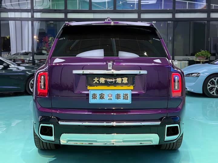 Фото 6 - Rolls-Royce Cullinan