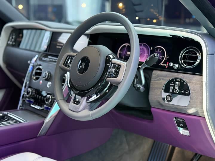 Фото 9 - Rolls-Royce Cullinan
