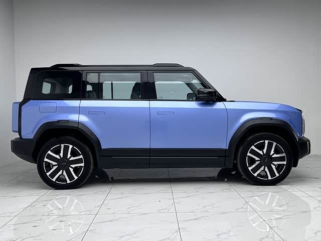 Фото 4 - Chery iCar 03