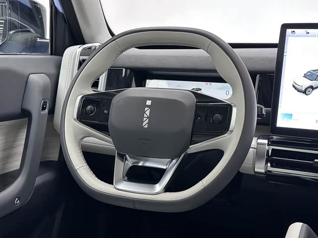 Фото 7 - Chery iCar 03