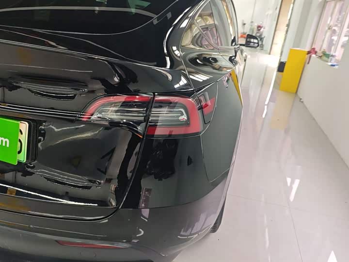 Фото 8 - Tesla Model Y