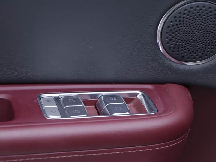 Фото 5 - Hongqi E-HS9