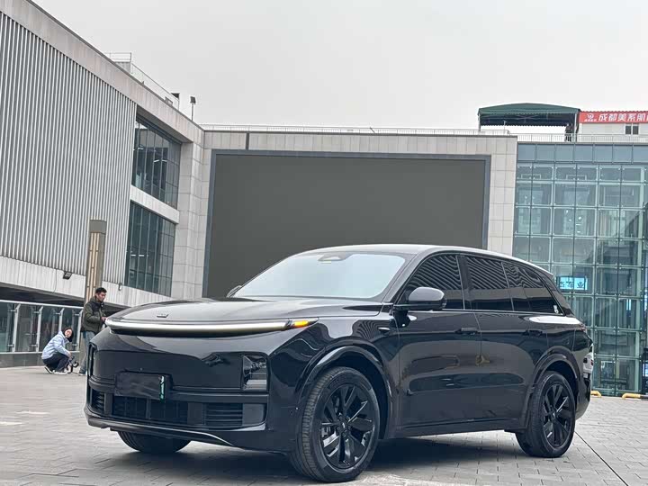 Фото 1 - LiXiang L8