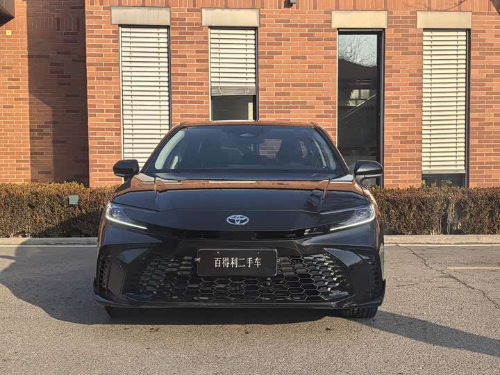 Фото 3 - Toyota Camry