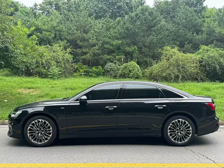 Фото 3 - Audi A6L Hybrid