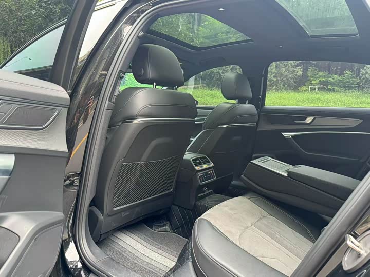 Фото 7 - Audi A6L Hybrid