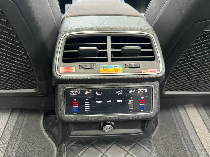 Фото 9 - Audi A6L Hybrid