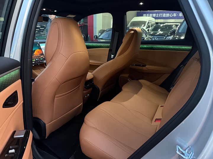 Фото 3 - Geely Galaxy L7