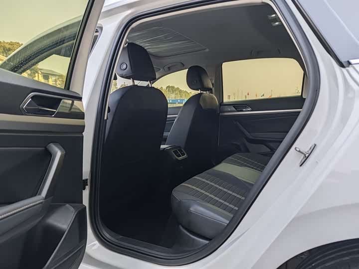 Фото 6 - Volkswagen Lavida