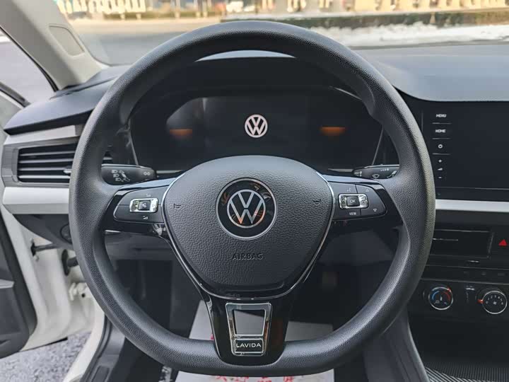 Фото 7 - Volkswagen Lavida