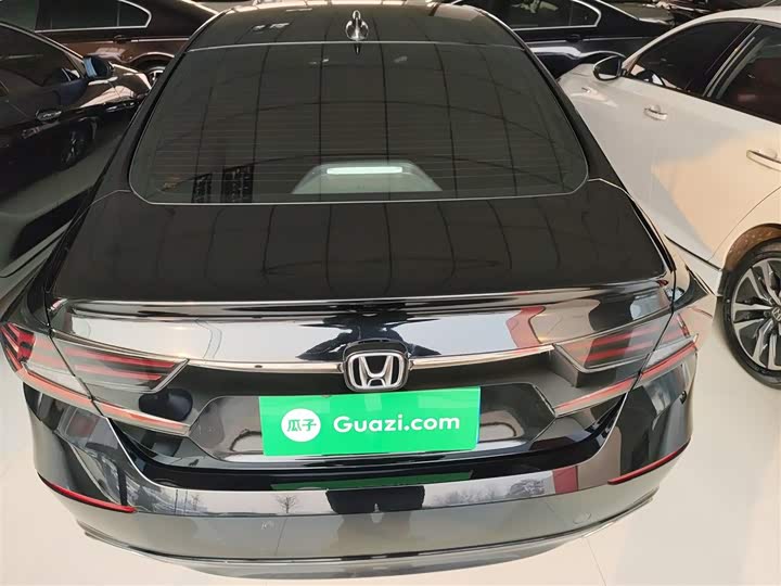 Фото 6 - Honda Accord