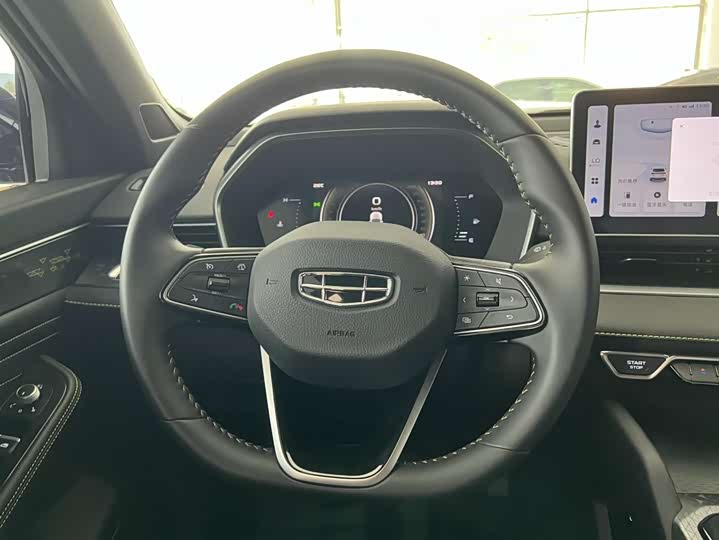 Фото 4 - Geely Preface