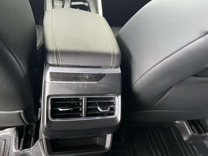 Фото 8 - Geely Preface