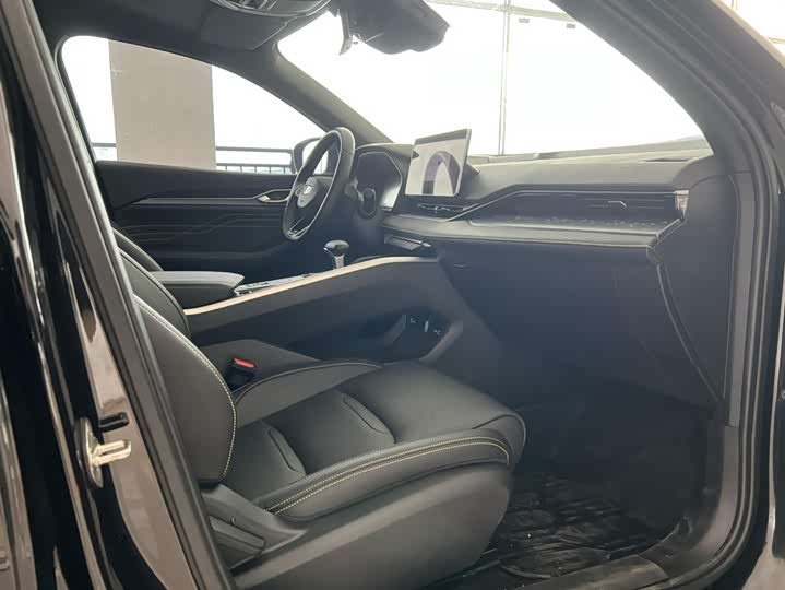 Фото 9 - Geely Preface