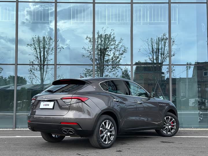 Фото 5 - Maserati Levante