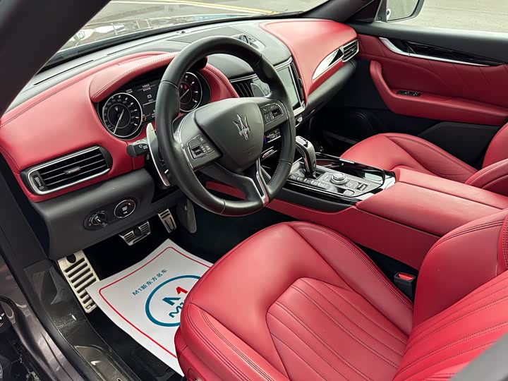 Фото 6 - Maserati Levante