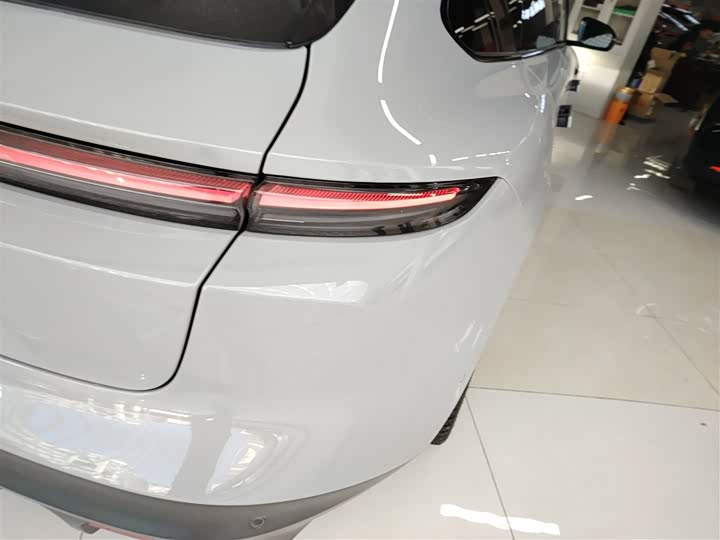 Фото 8 - Nio ET5T