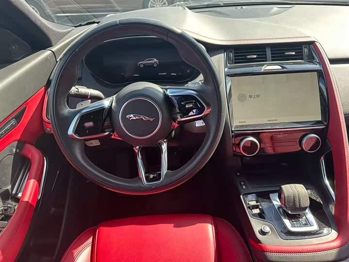 Фото 7 - Jaguar E-Pace