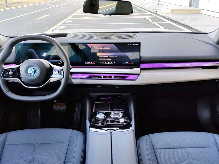 Фото 8 - BMW i5