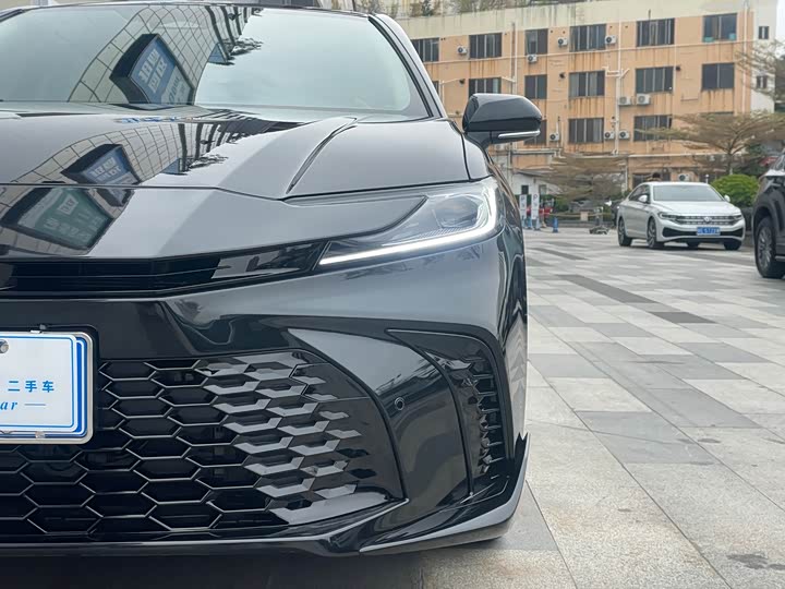 Фото 3 - Toyota Camry