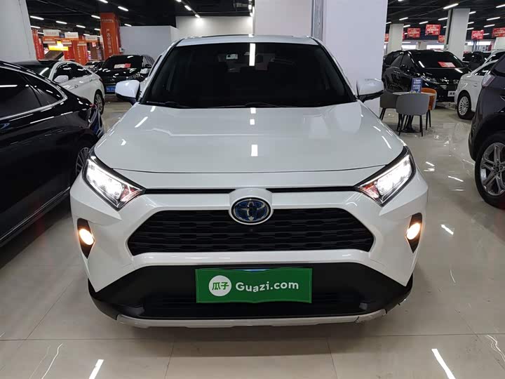 Фото 3 - Toyota RAV4