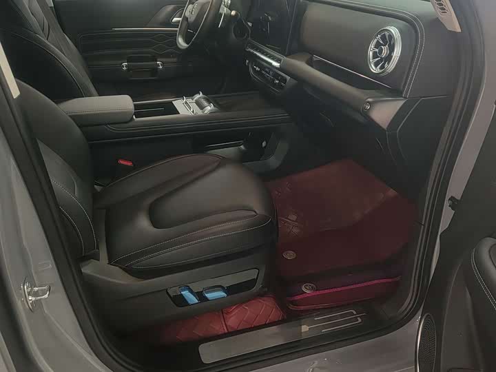 Фото 7 - Tank 300 Hybrid