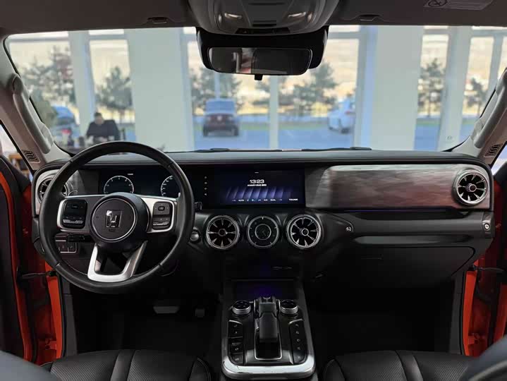 Фото 5 - Tank 300