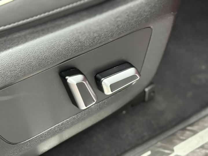 Фото 7 - Tank 300