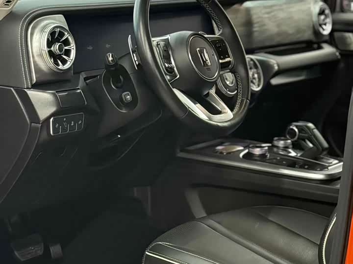 Фото 9 - Tank 300