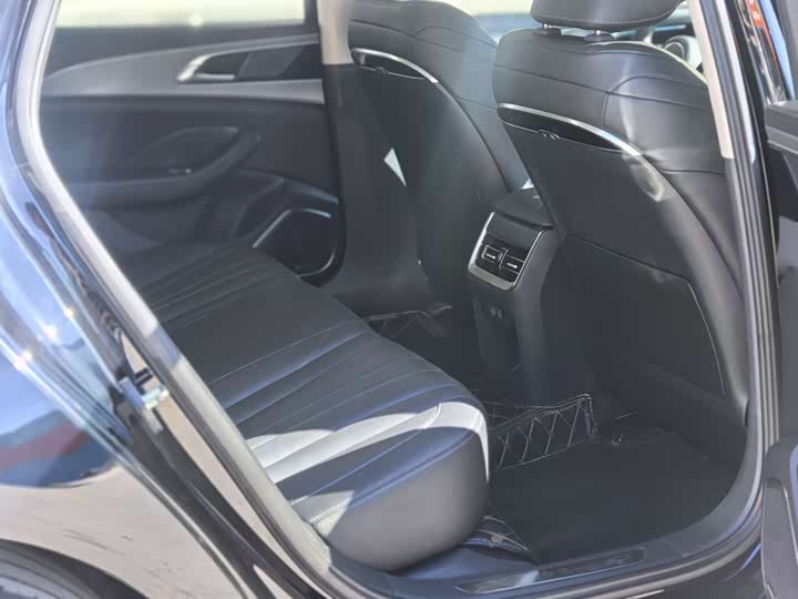 Фото 7 - Hongqi H5