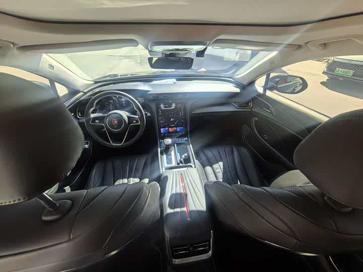 Фото 9 - Hongqi H5