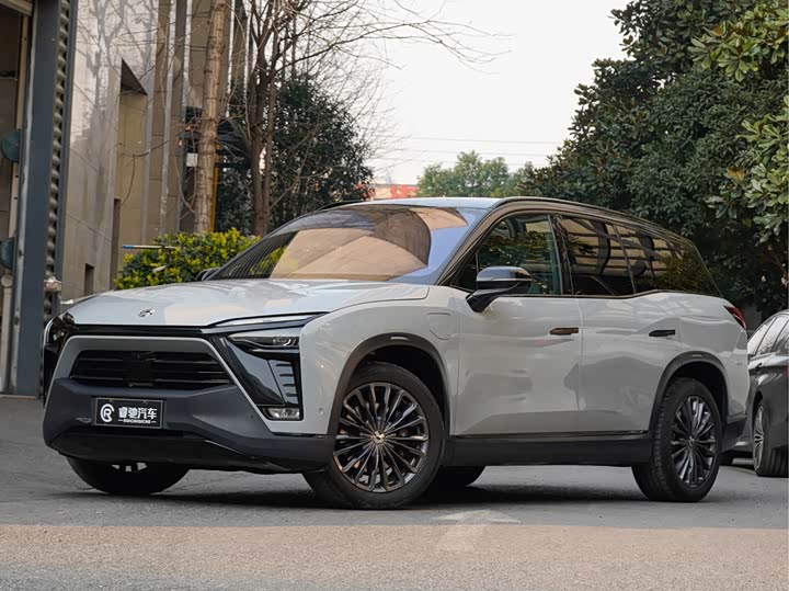 Фото 2 - Nio ES8