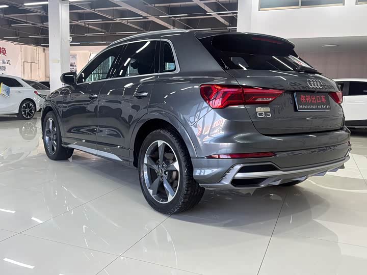 Фото 4 - Audi Q3