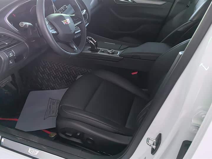 Фото 9 - Cadillac CT5