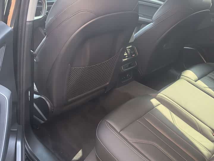 Фото 6 - Audi Q5L