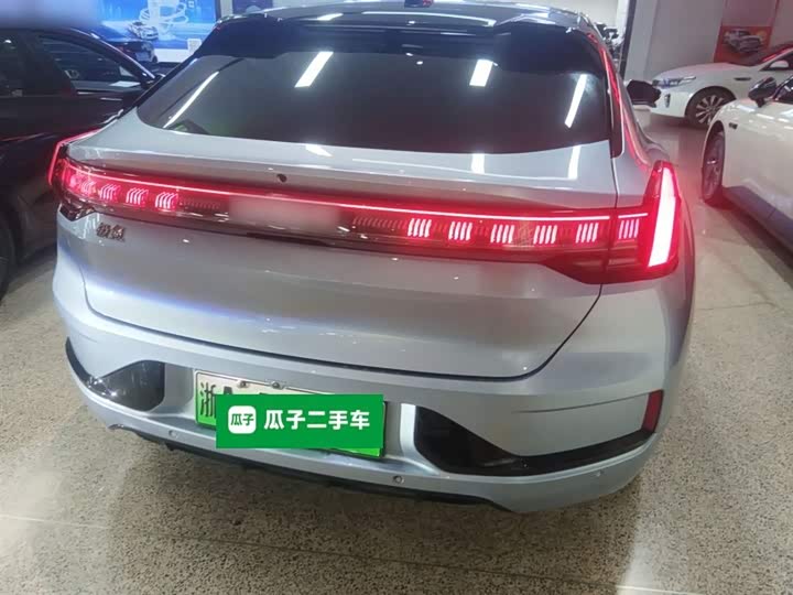 Фото 6 - Zeekr 001