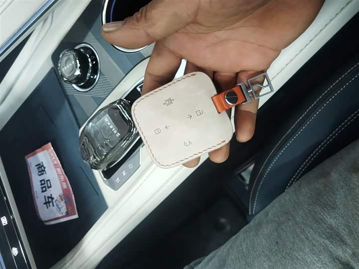 Фото 9 - Zeekr 001